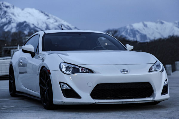 Scion FR-S in white - used transmissions for Scion